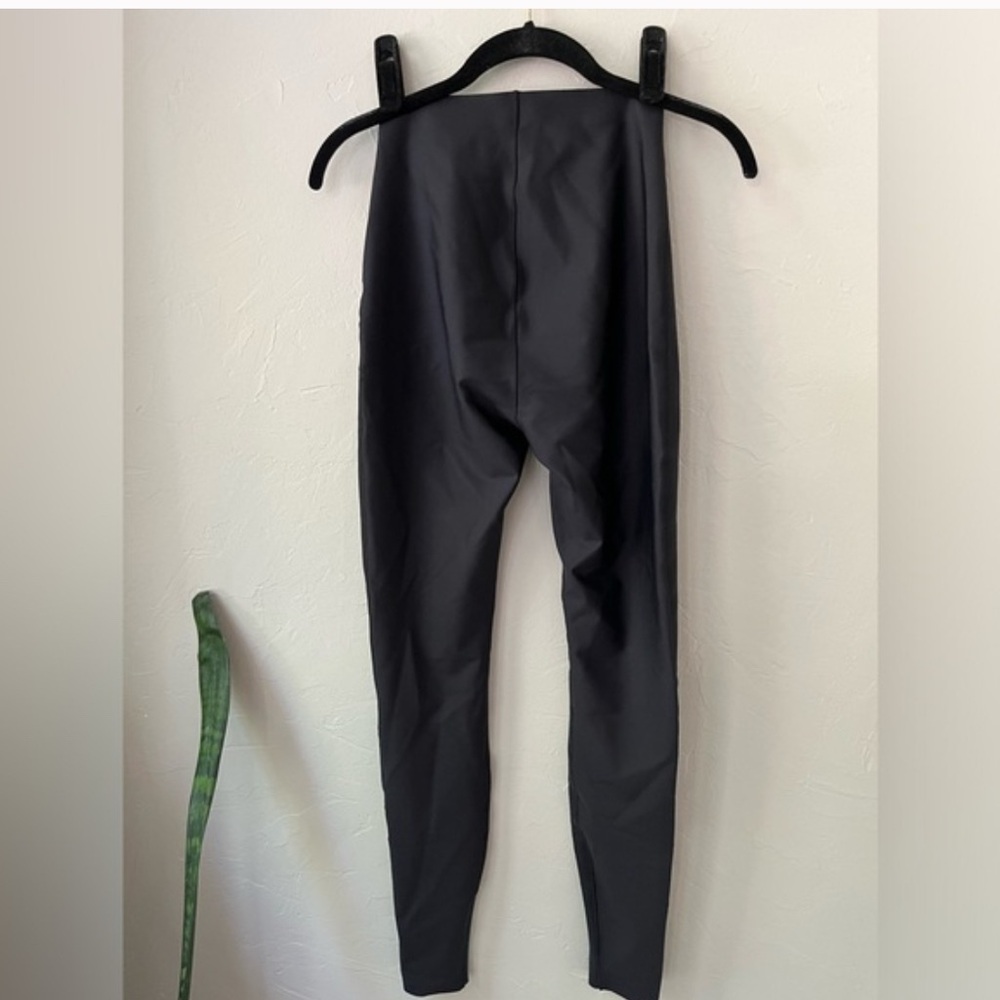 Women’s skims body dipped front leggings black 3x & 4x brand new athletic tight - Picture 3 of 7